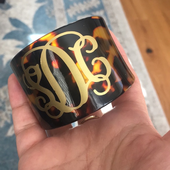 Tortoise shell cellulose acetate cuff bracelet - Picture 2 of 7